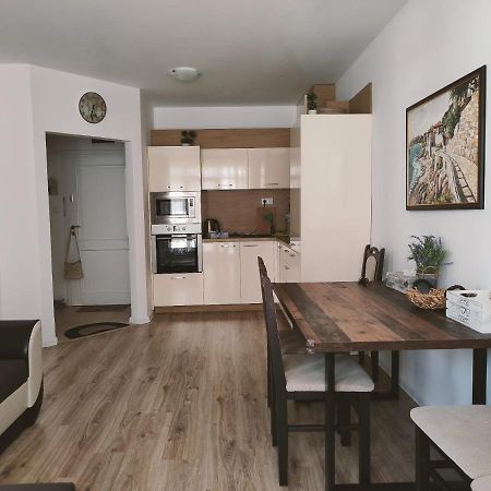 Studio Aivasovskij Park - Meters Away From Beach Pomorie Exterior photo
