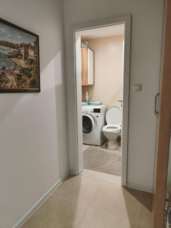 Studio Aivasovskij Park - Meters Away From Beach Pomorie Exterior photo