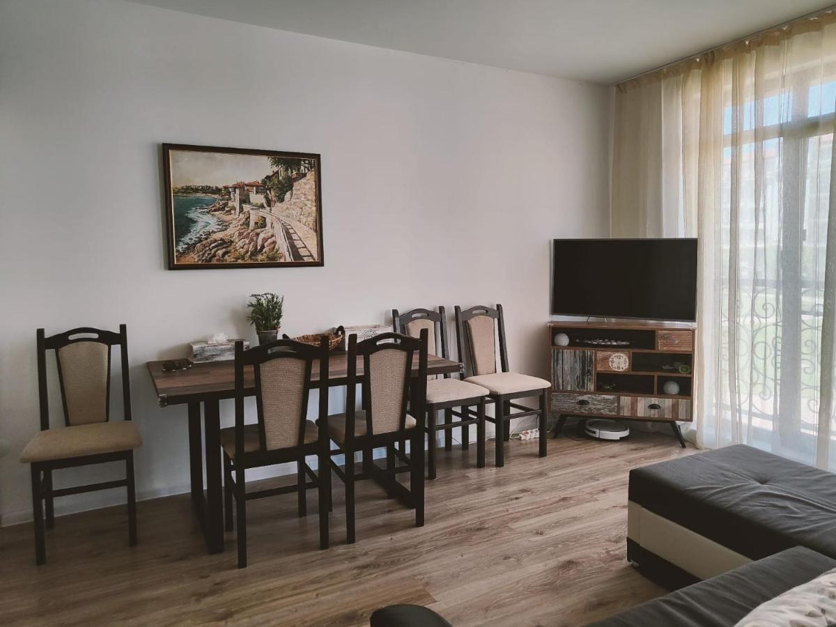 Studio Aivasovskij Park - Meters Away From Beach Pomorie Exterior photo