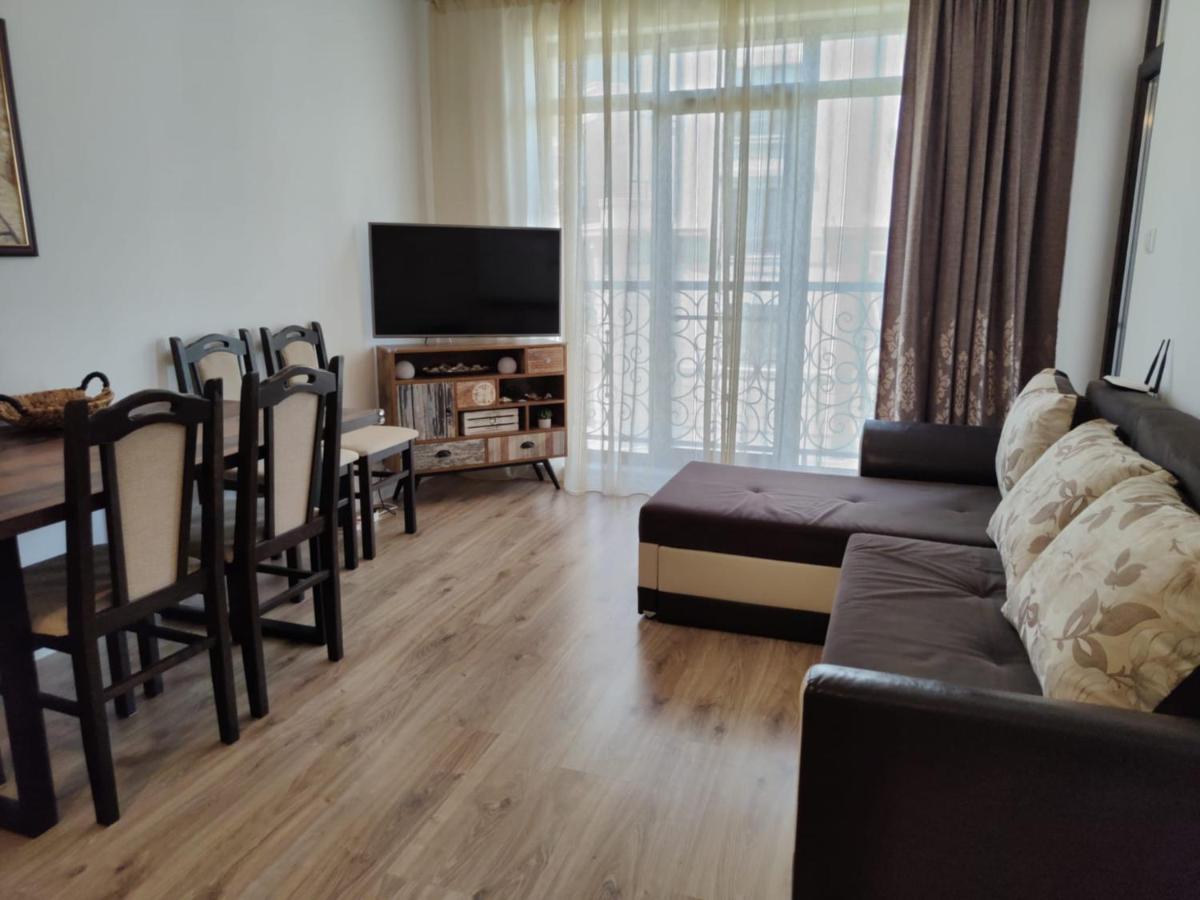 Studio Aivasovskij Park - Meters Away From Beach Pomorie Exterior photo